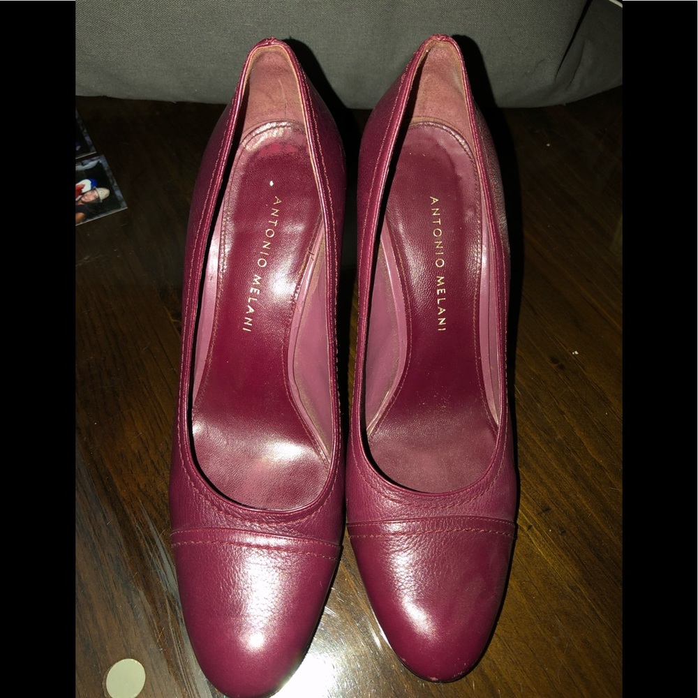 Antonio Melani sexy fuchsia colored leather pumps
